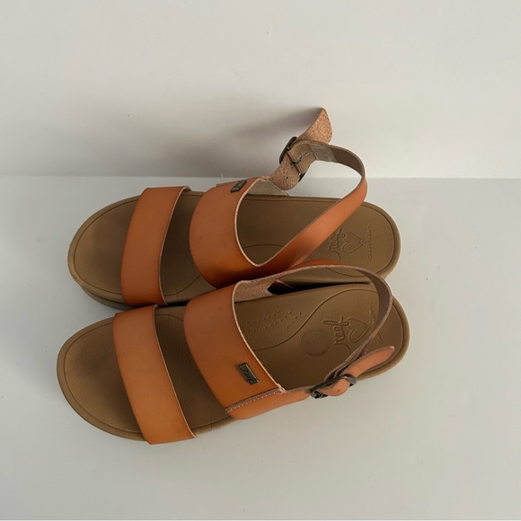 Reef Horizon Hi Buckle Sandals | Size 8 - Picture 3 of 7